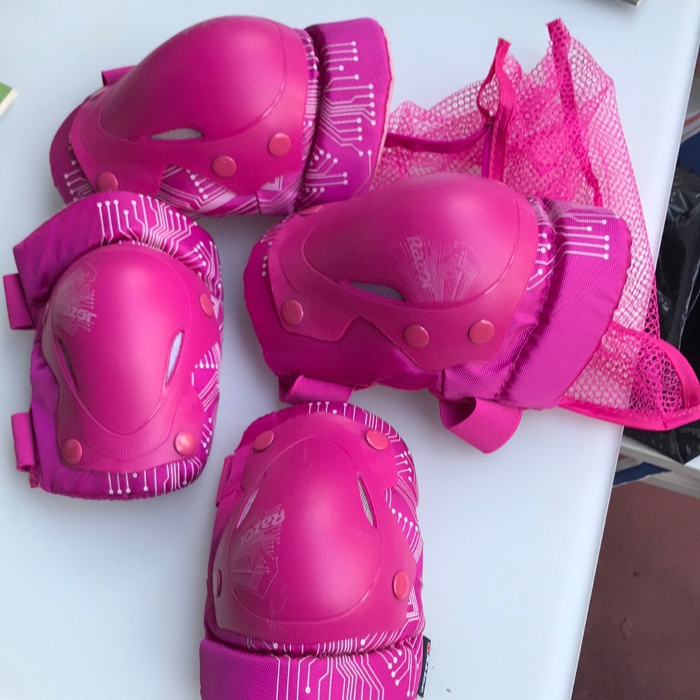 Razor Pink Protective Gear Set.SZ M